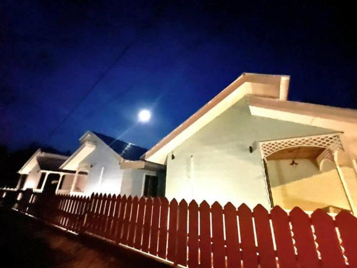 Hotel Branda Kampung Sumpitan Lenggong Tiada Sungai Kampong Ulu Jepai Esterno foto