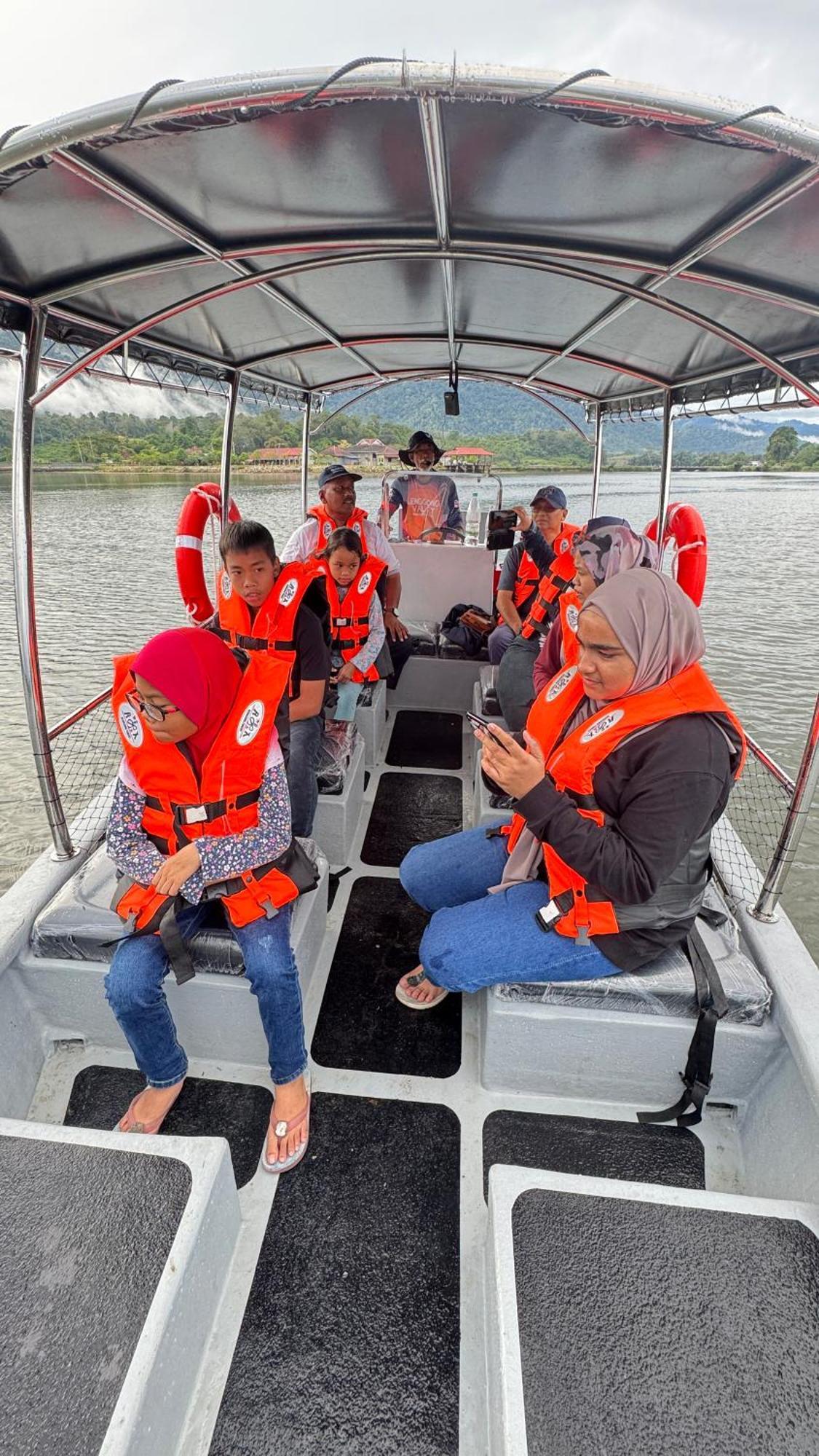 Hotel Branda Kampung Sumpitan Lenggong Tiada Sungai Kampong Ulu Jepai Esterno foto